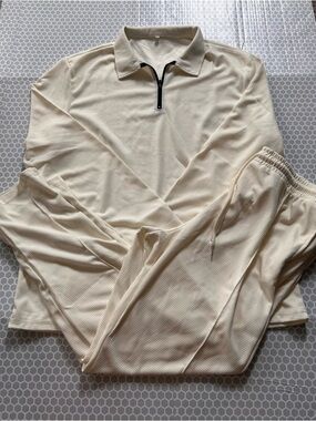 Light Cream Quarter-Zip Lounge Set. Size XXL